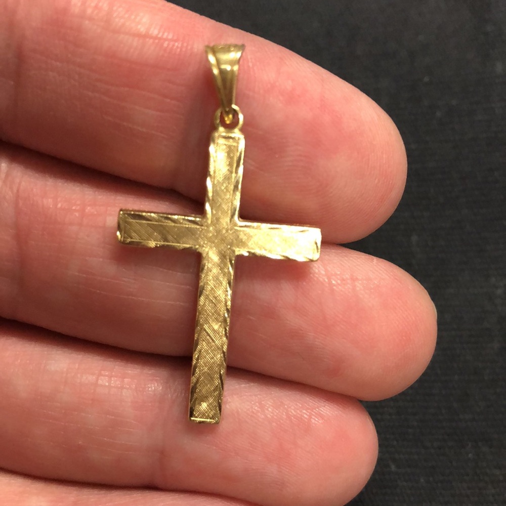 Vintage 14k yellow gold cross pendant